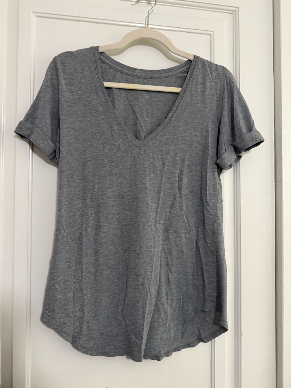lululemon athletica Heather Gray V-Neck Short Sleeve Tee